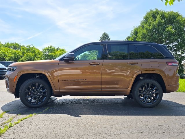 New 2026 Copper Shino Metallic Clear-Coat Exterior Paint Jeep Limited Reserve image 29