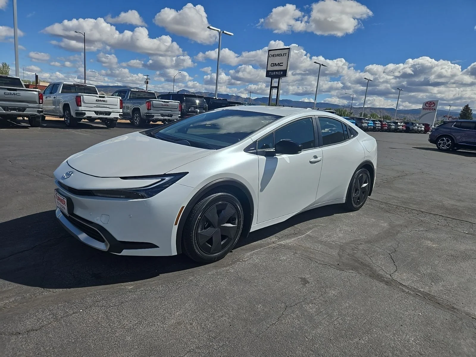 New 2025 Wind Chill Pearl Toyota SE image 8