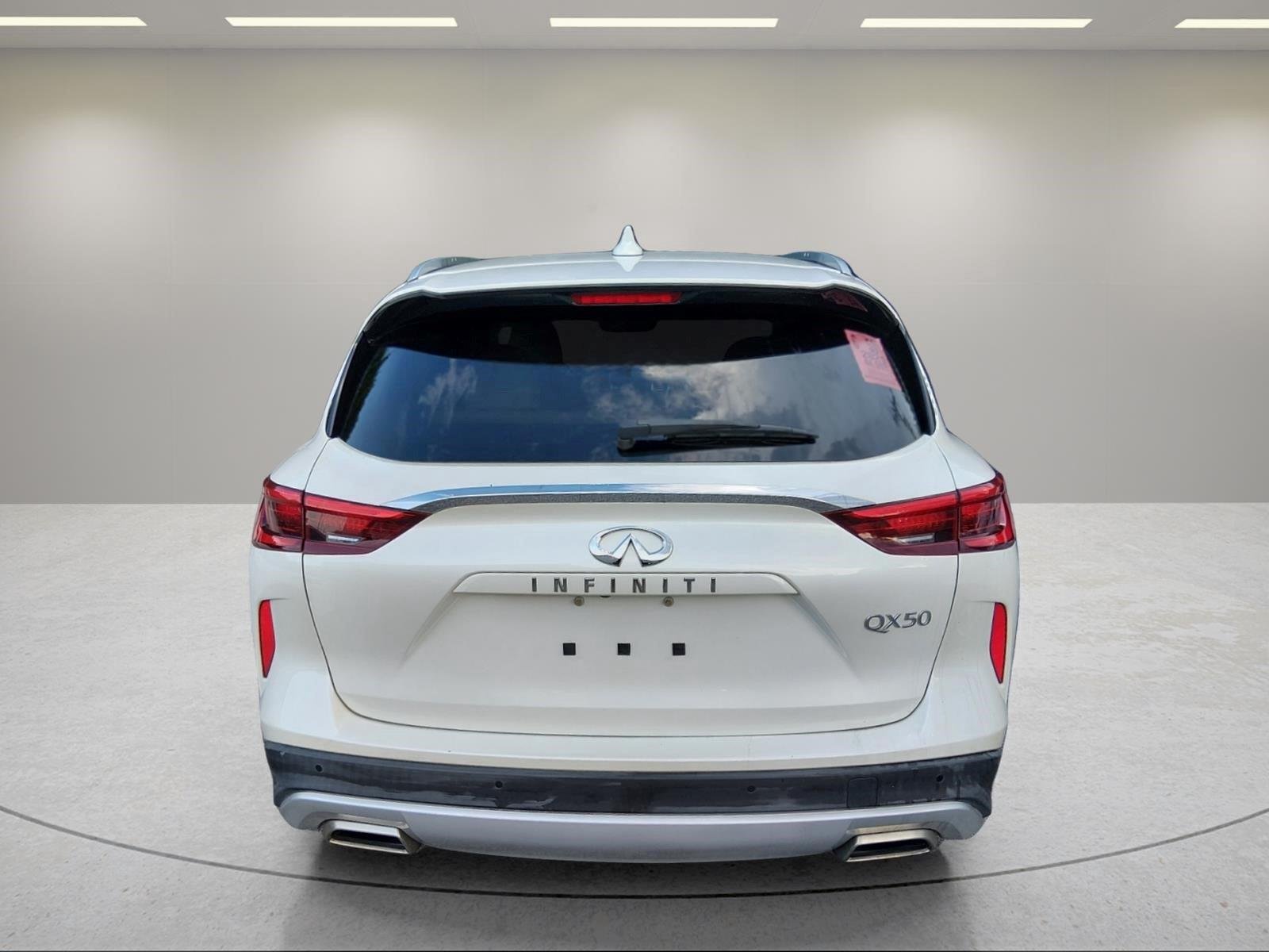 Used 2021 Majestic White INFINITI ESSENTIAL image 11
