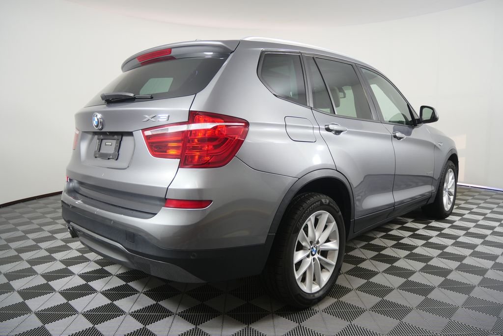 Used 2017 Space Gray Metallic BMW sDrive28i image 2