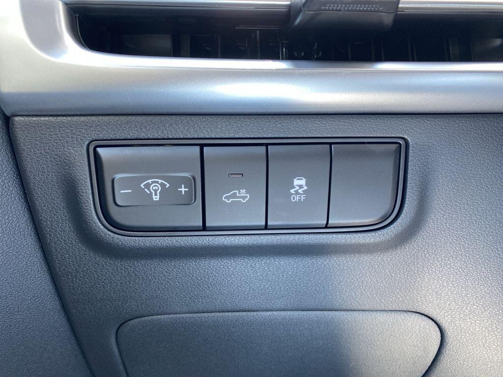 New 2026 Rockwood Green Hyundai SEL FWD image 18