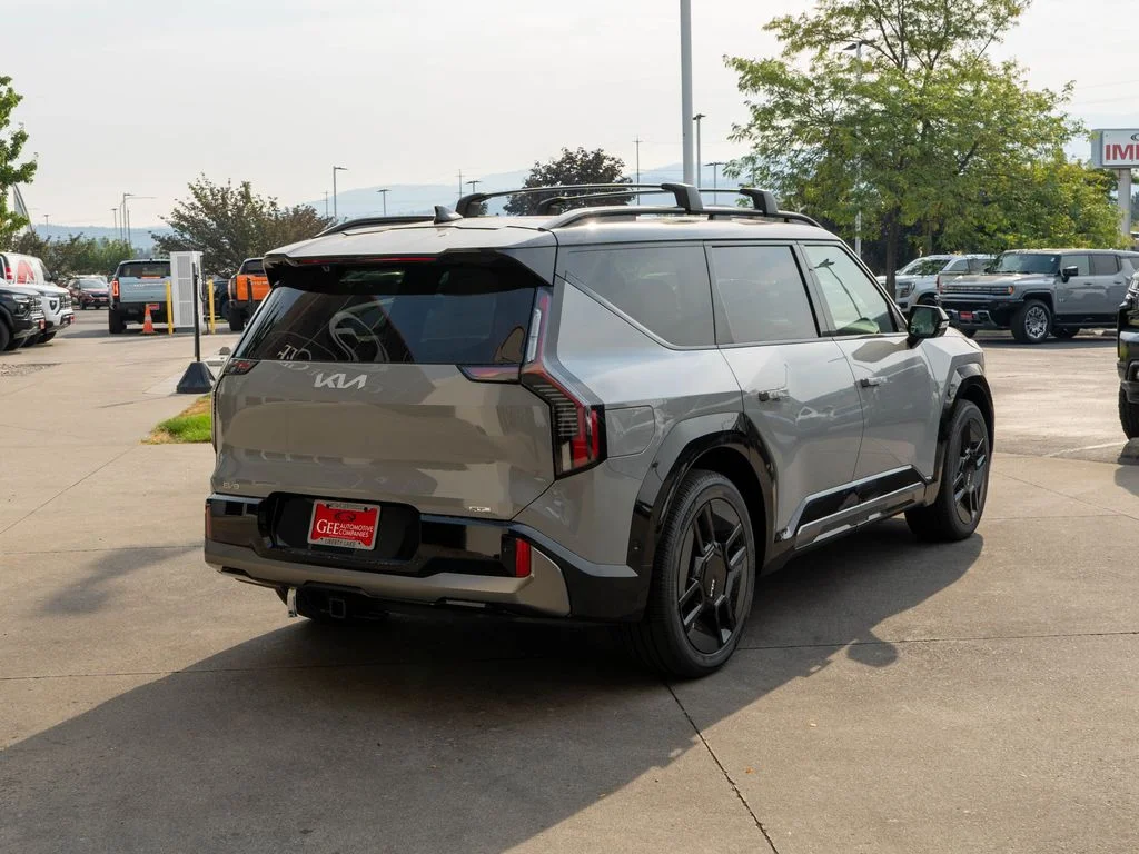 New 2026 Wolf Gray / Black Roof Kia GT-Line AWD image 7