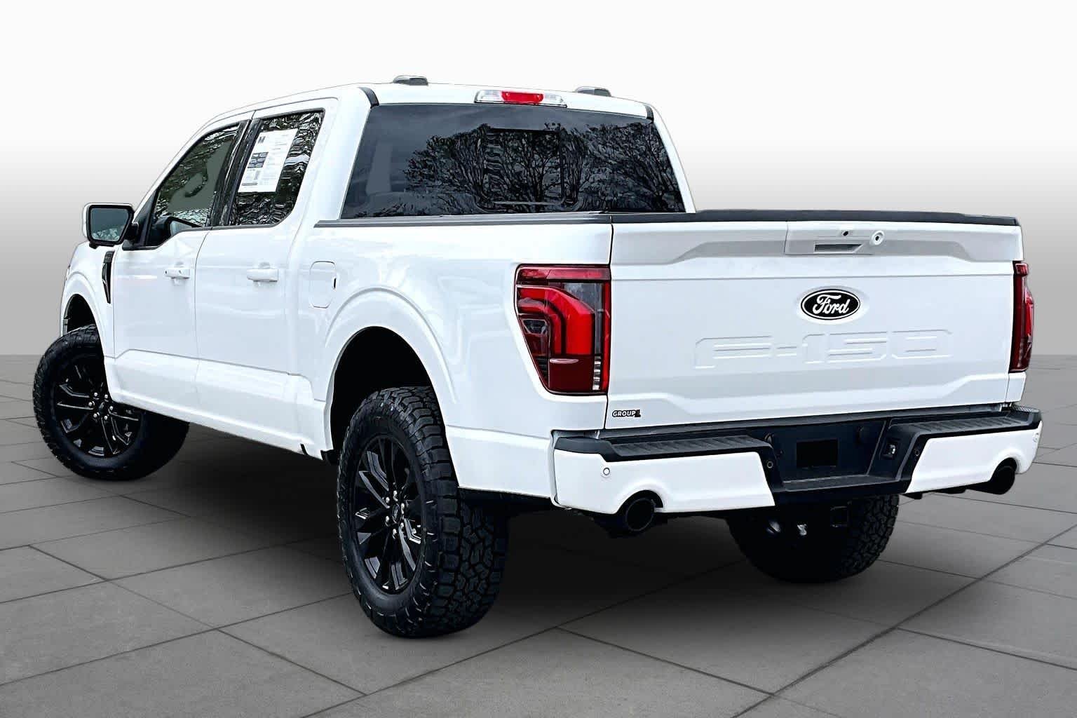 Used 2025 Star White Metallic Tri-Coat Ford LARIAT image 12