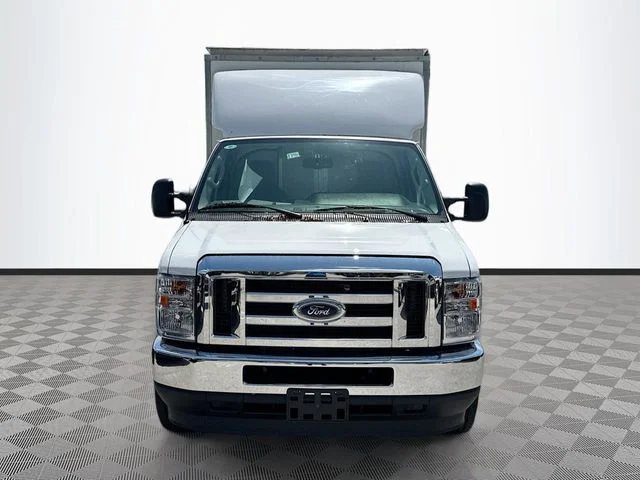 New 2024 Oxford White Ford Base image 2