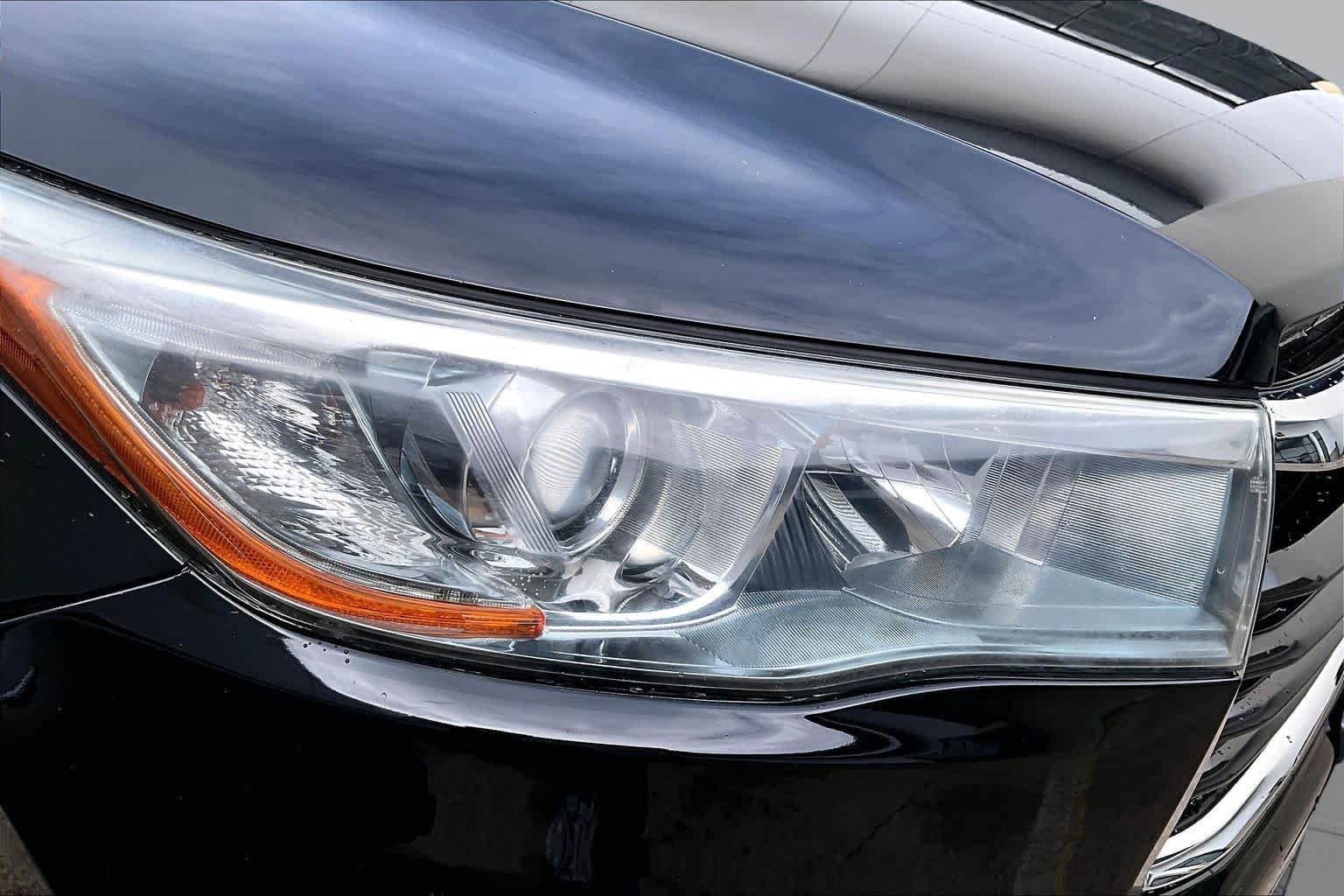 Used 2015 Attitude Black Metallic Toyota LE Plus image 25
