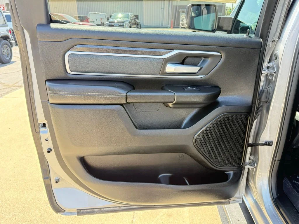 Used 2023 Silver Ram Big Horn/Lone Star image 21