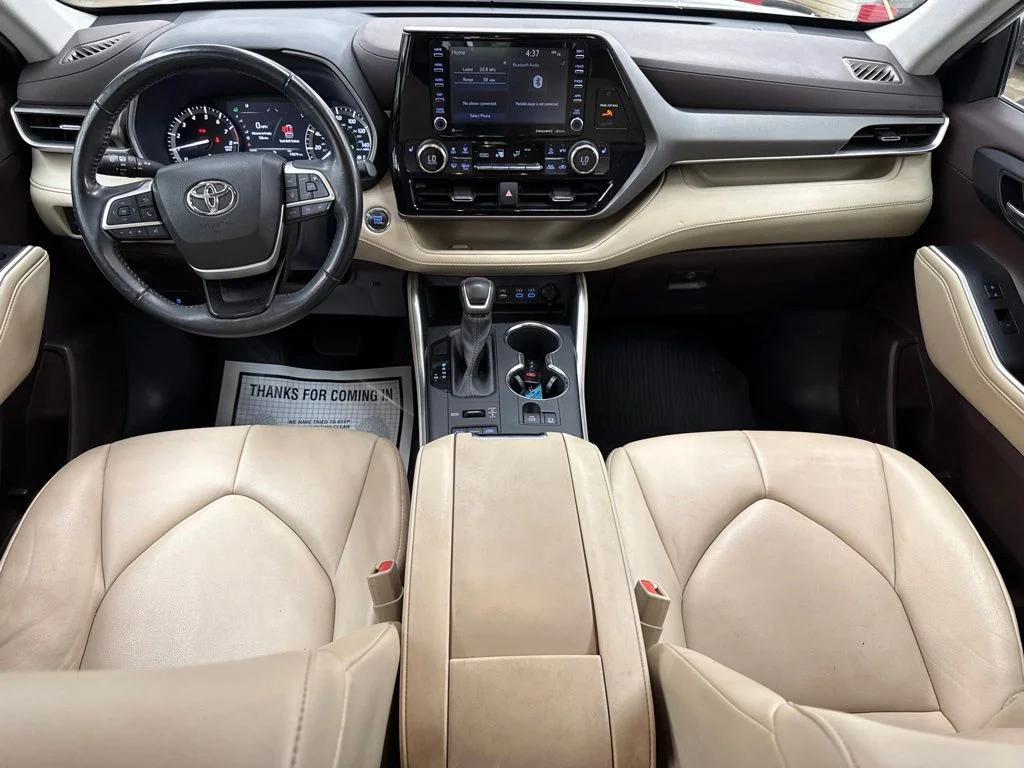 Used 2022 Beige Toyota XLE image 20