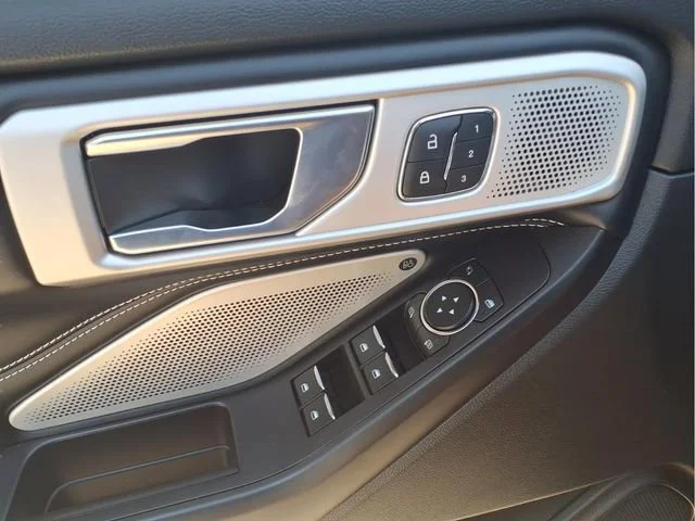 Used 2020  Ford ST image 14
