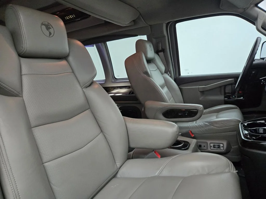 Used 2023 Birch Chevrolet Explorer Limited SE image 41