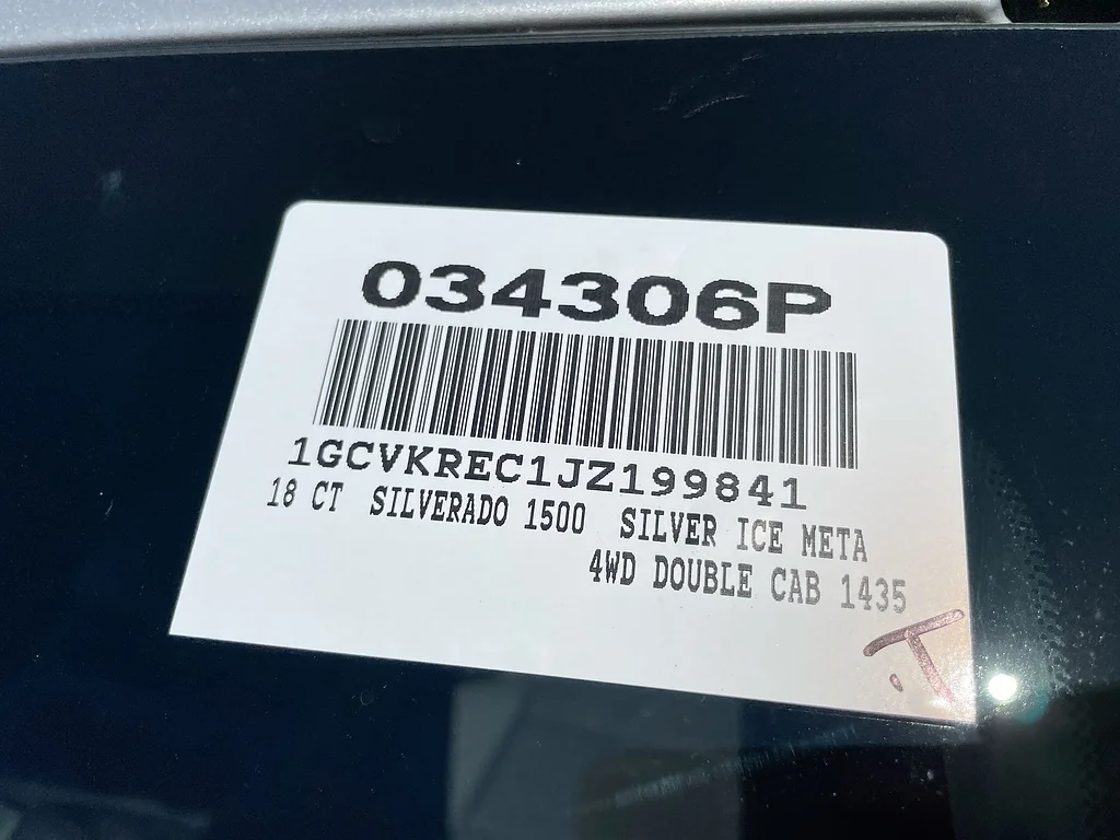 Used 2018 Silver Ice Metallic Chevrolet LT image 31