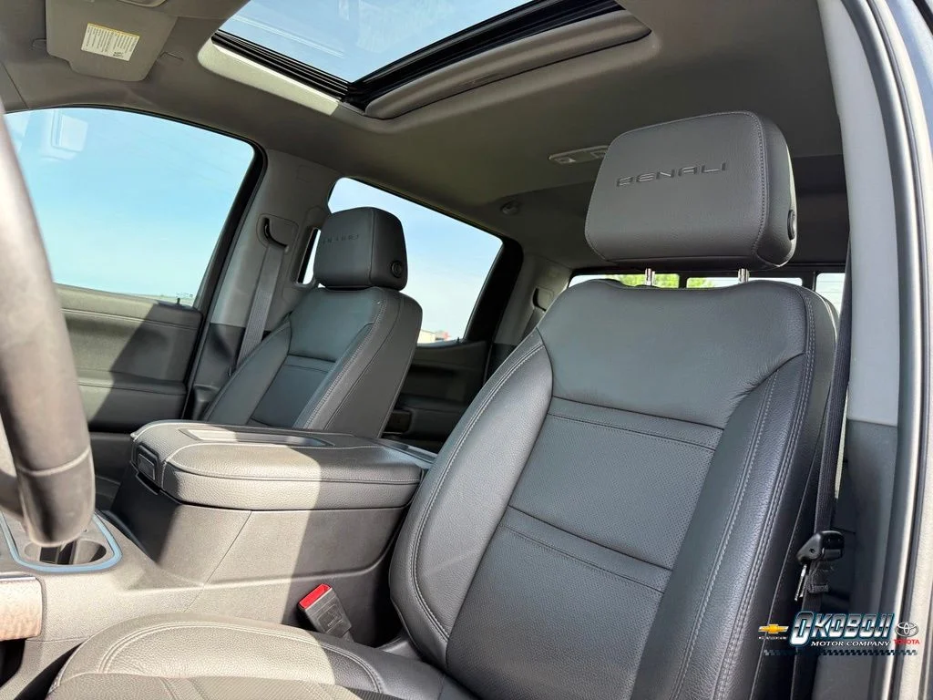 Used 2021 Green GMC Denali image 20