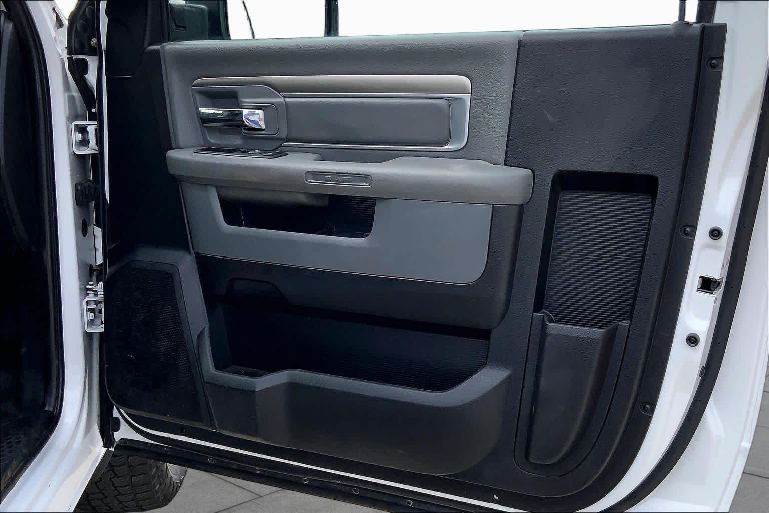 Used 2016 Bright White Clearcoat Ram Tradesman image 20