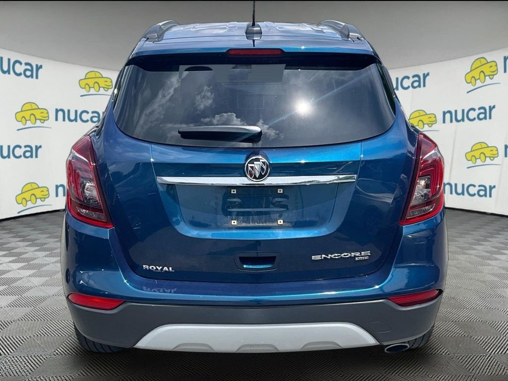 Used 2020 Blue Buick Preferred image 3