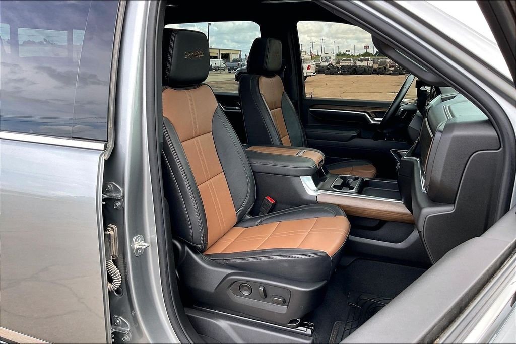 Used 2025 Gray Chevrolet High Country image 30