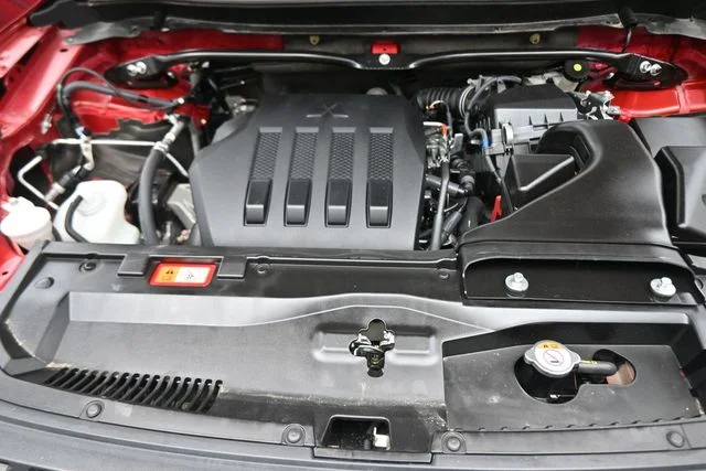 Used 2024  Mitsubishi SE image 20