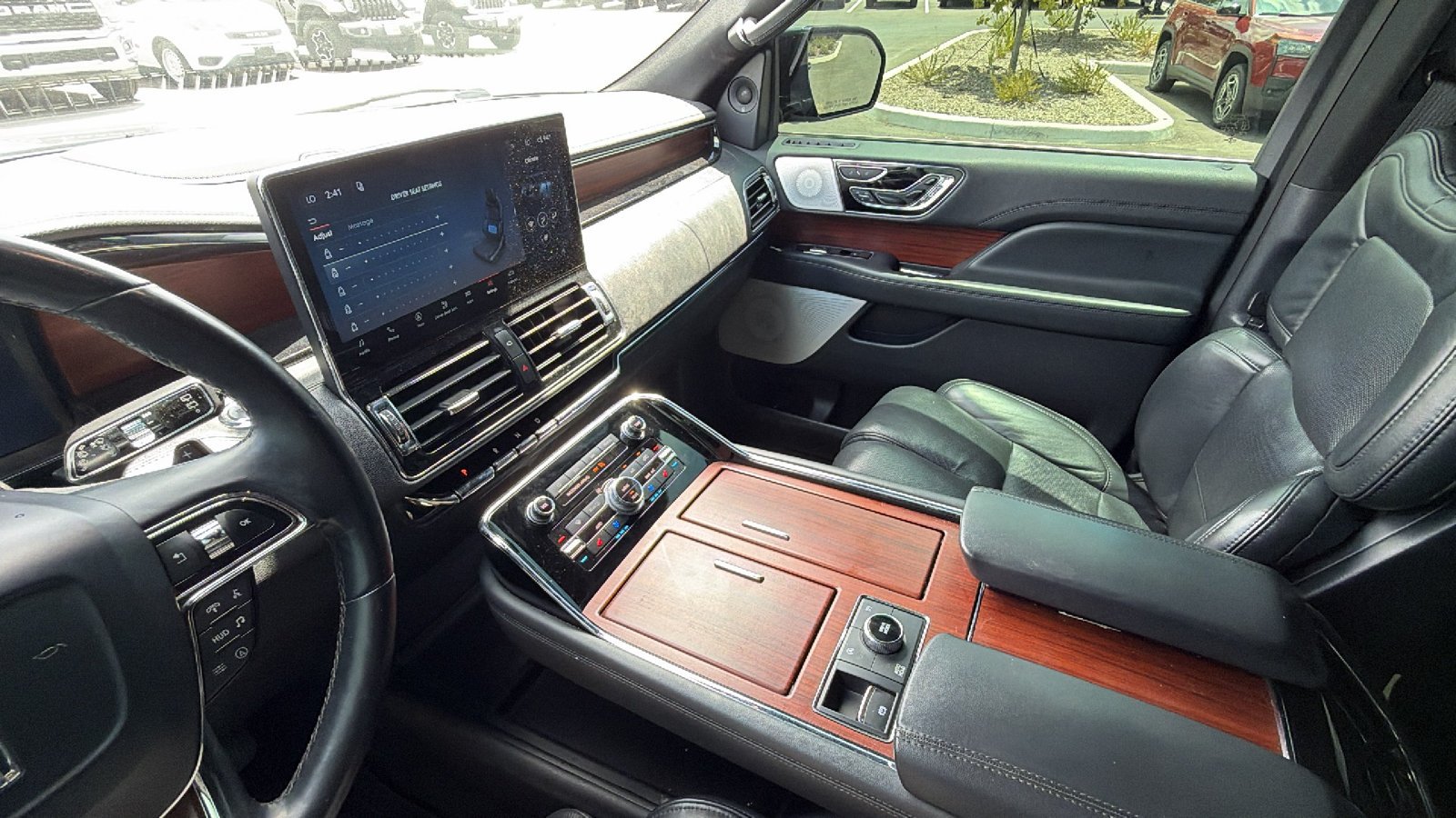 Used 2022 Black Metallic Lincoln Reserve image 30