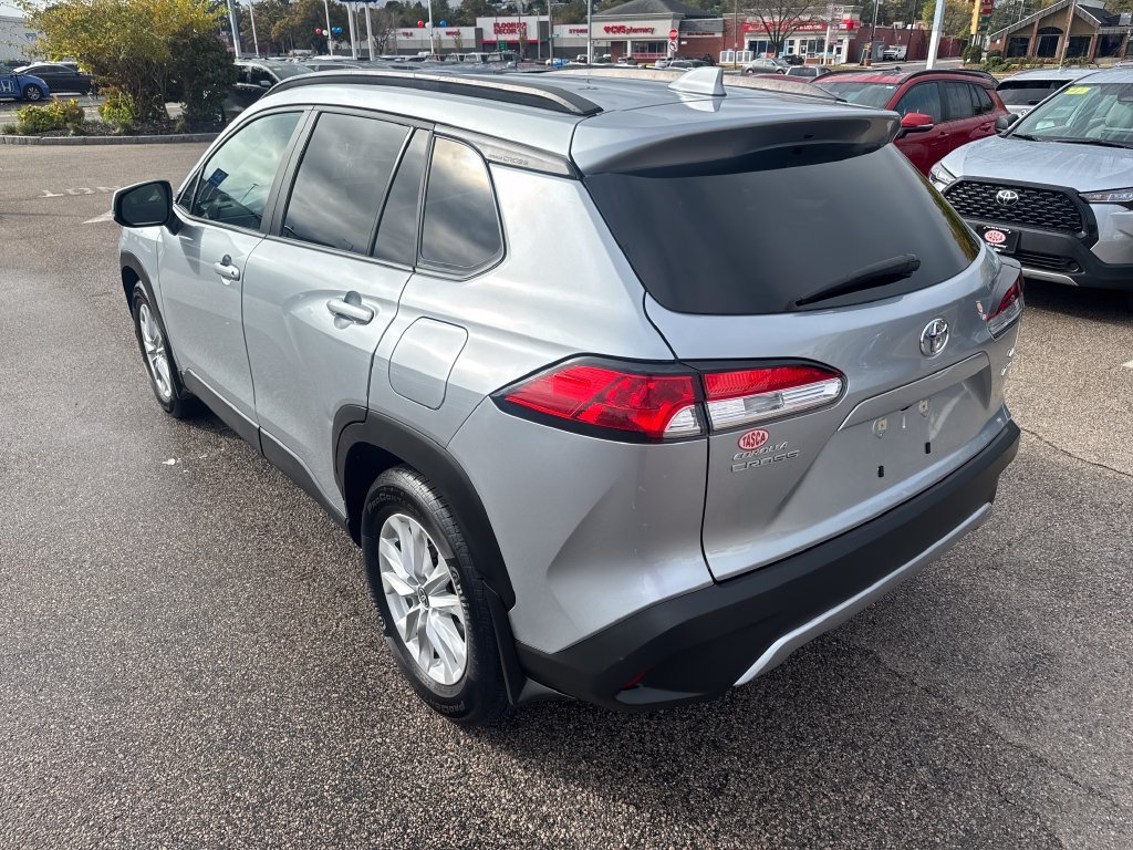 Used 2023 Silver Toyota LE image 5