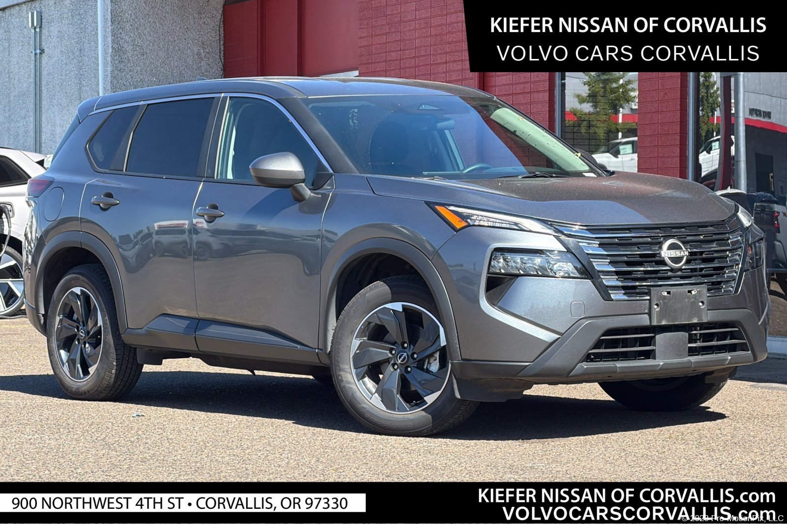 2025 Nissan Rogue SV FWD's photo