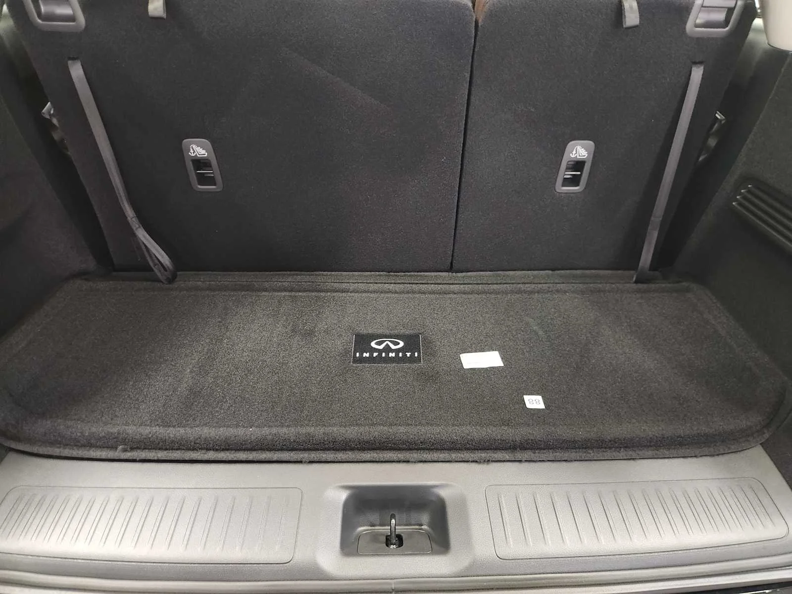 New 2027 MINERAL BLACK INFINITI Luxe FWD image 25