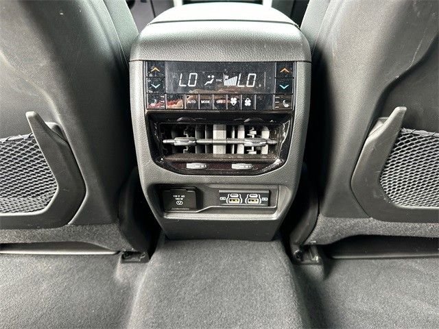 2024 Jeep Grand Cherokee Summit - Photo 13
