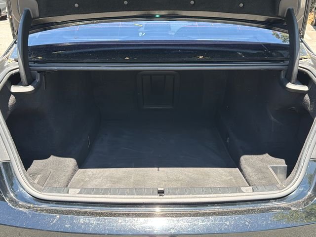 Used 2019 Black BMW 740i image 18
