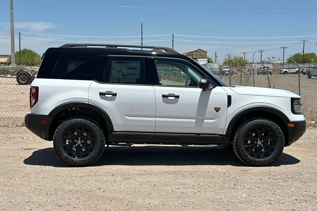 New 2026 Oxford White Ford Badlands image 3
