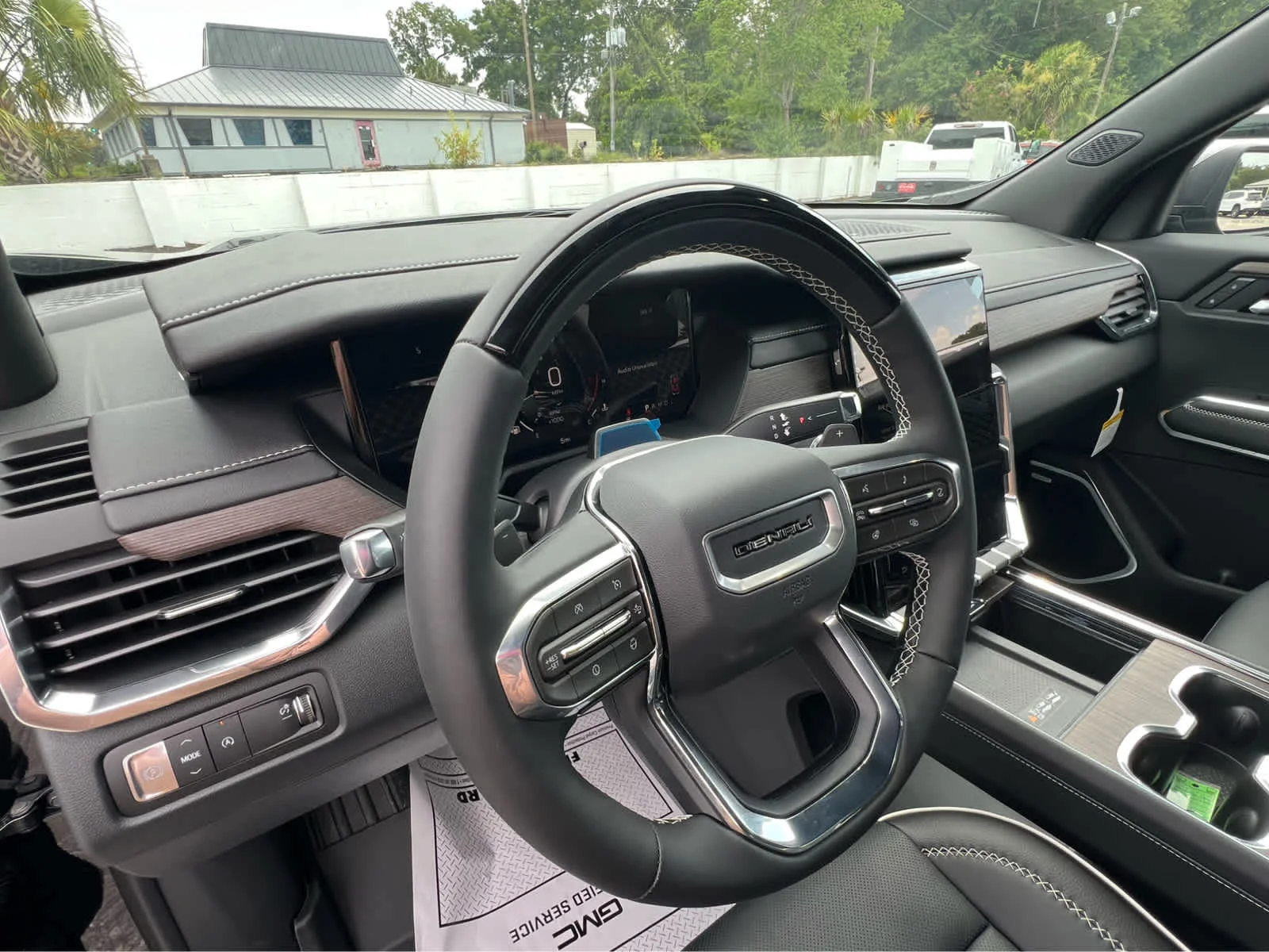 2026 GMC Acadia Denali - Photo 11