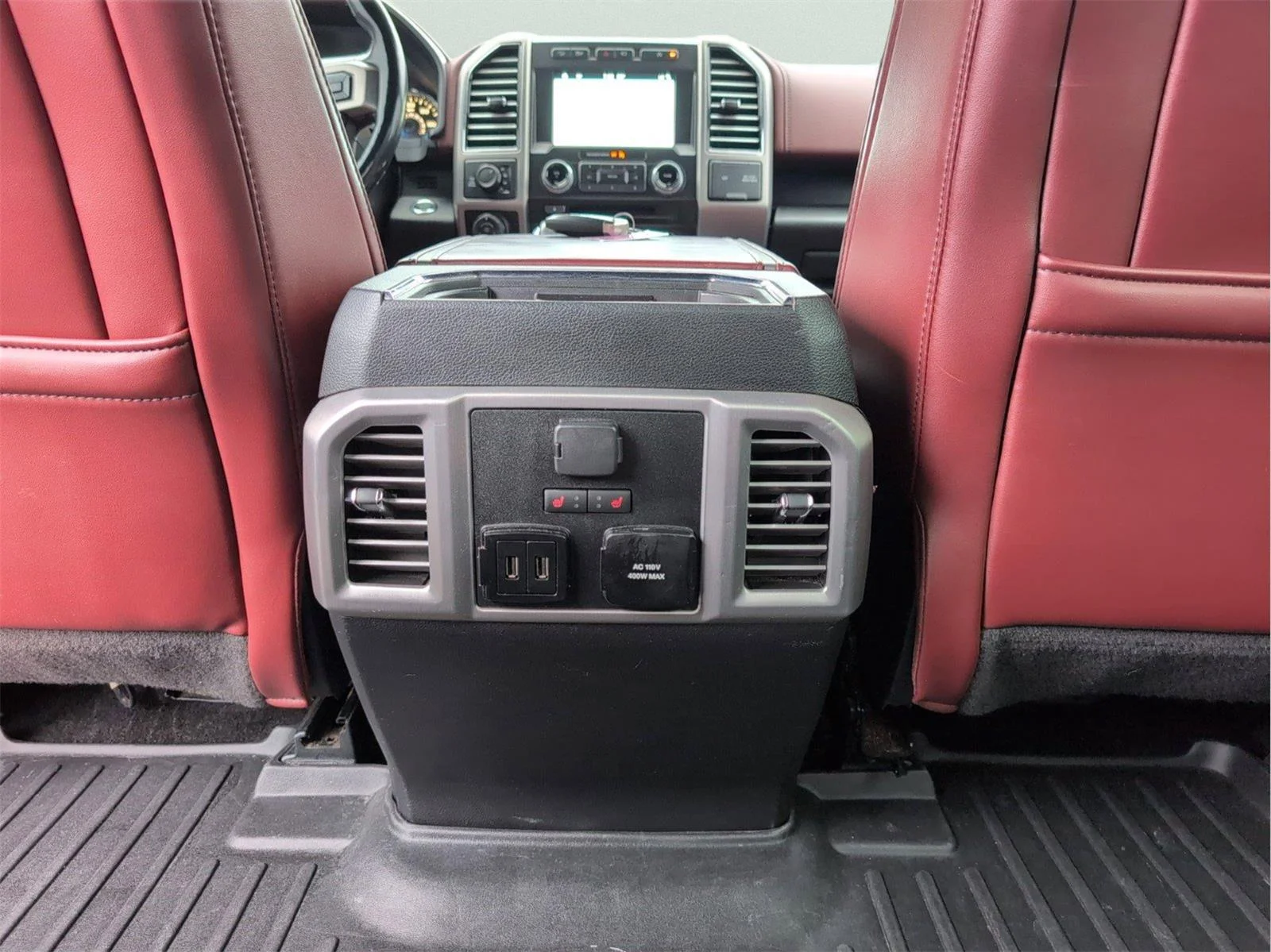 Used 2018 White Platinum Metallic Tri-Coat Ford Platinum image 32