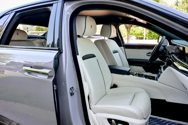 Used 2023 Tempest Grey Rolls-Royce Ghost Black Badge | Ultra-Rare Specification | Over $448,000 Ori image 31