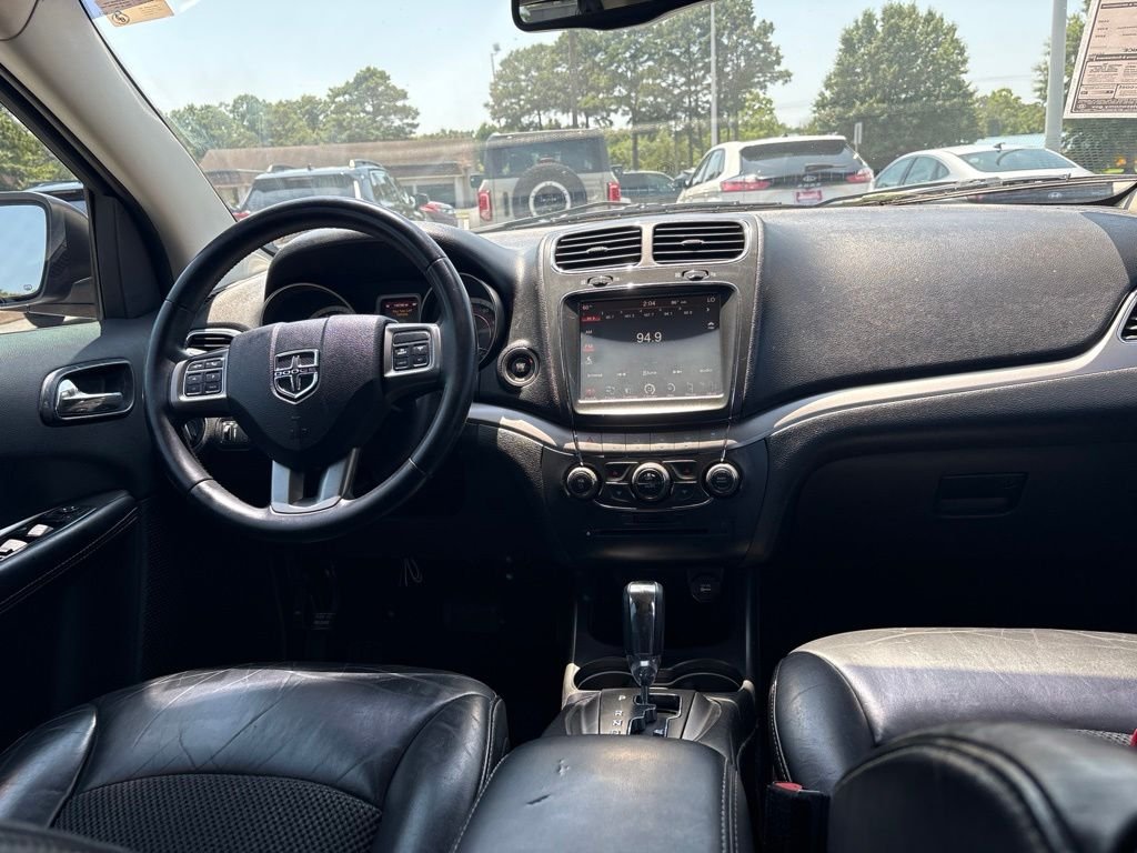 Used 2015 White Dodge Crossroad image 9