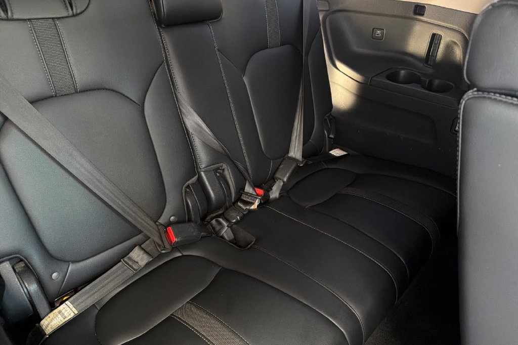 Used 2023 Modern Steel Metallic Honda EX-L image 19