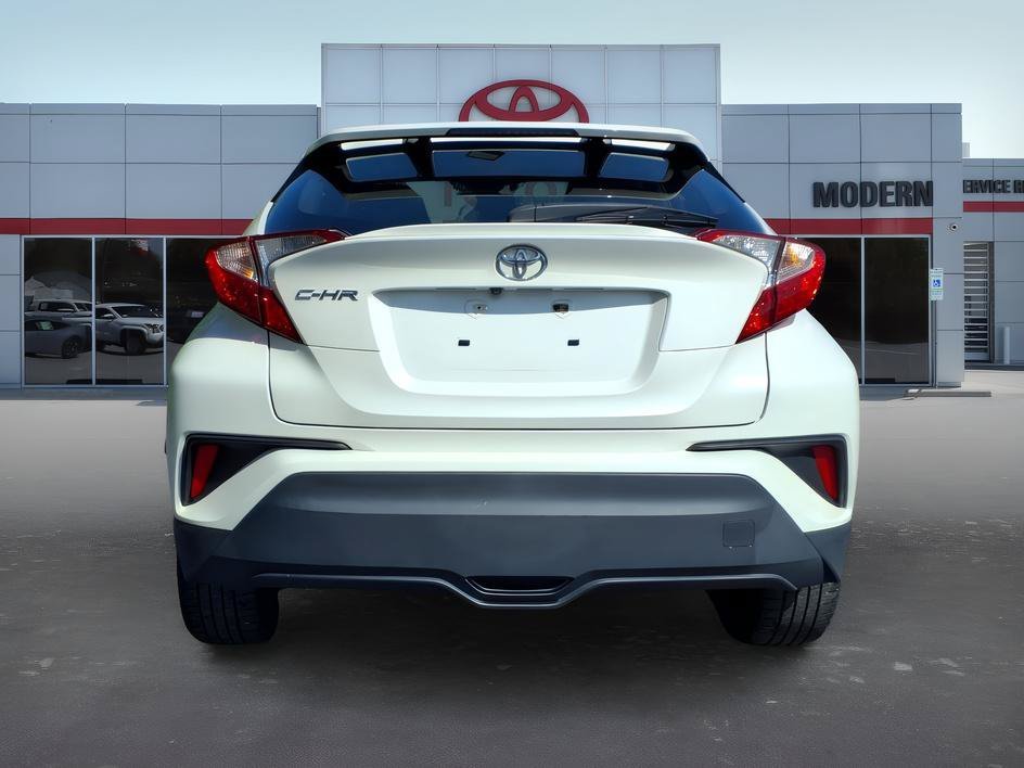 Used 2018 Blizzard Pearl Toyota XLE image 4