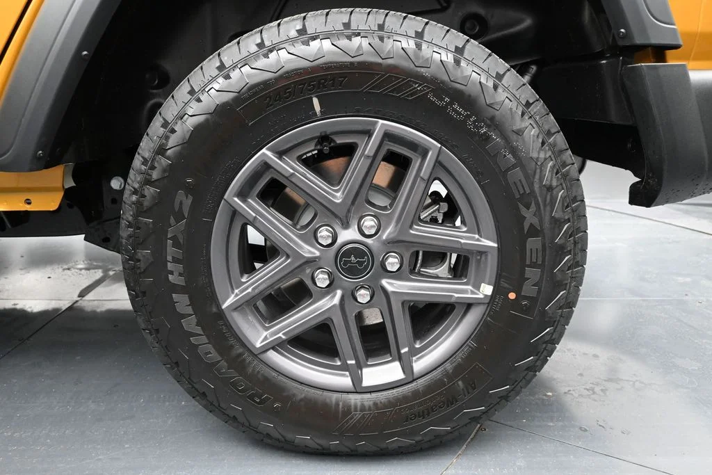 New 2026 Goldilocks Exterior Paint Jeep Sport S image 3
