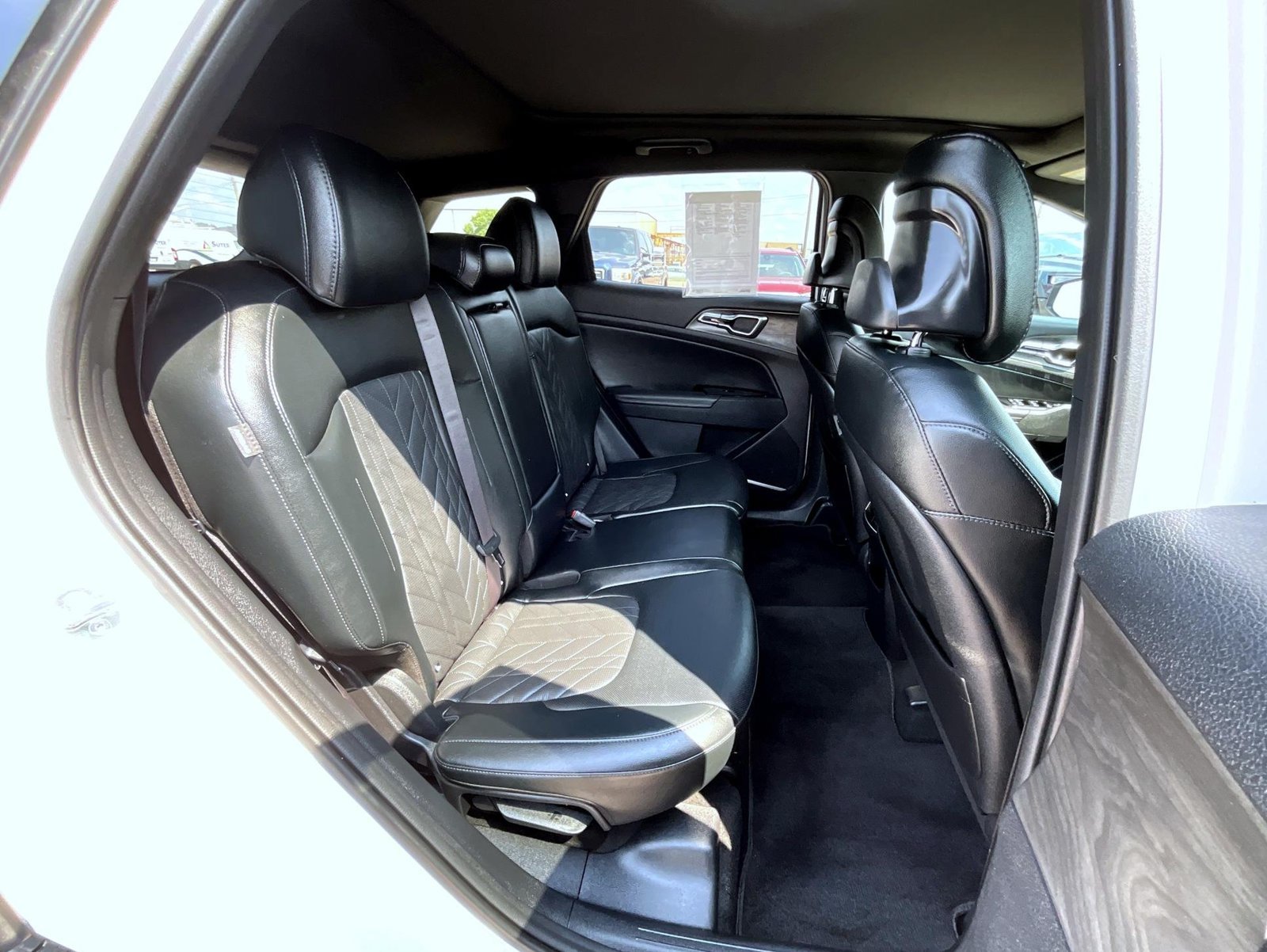 Used 2025 White Kia X-Pro Prestige image 18