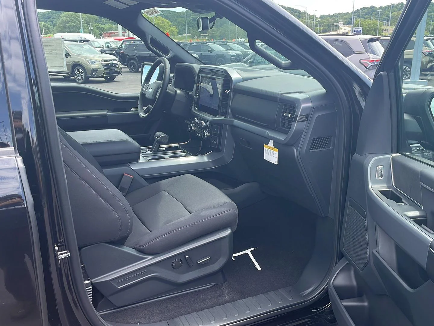 New 2026 Agate Black Metallic Ford XLT image 29