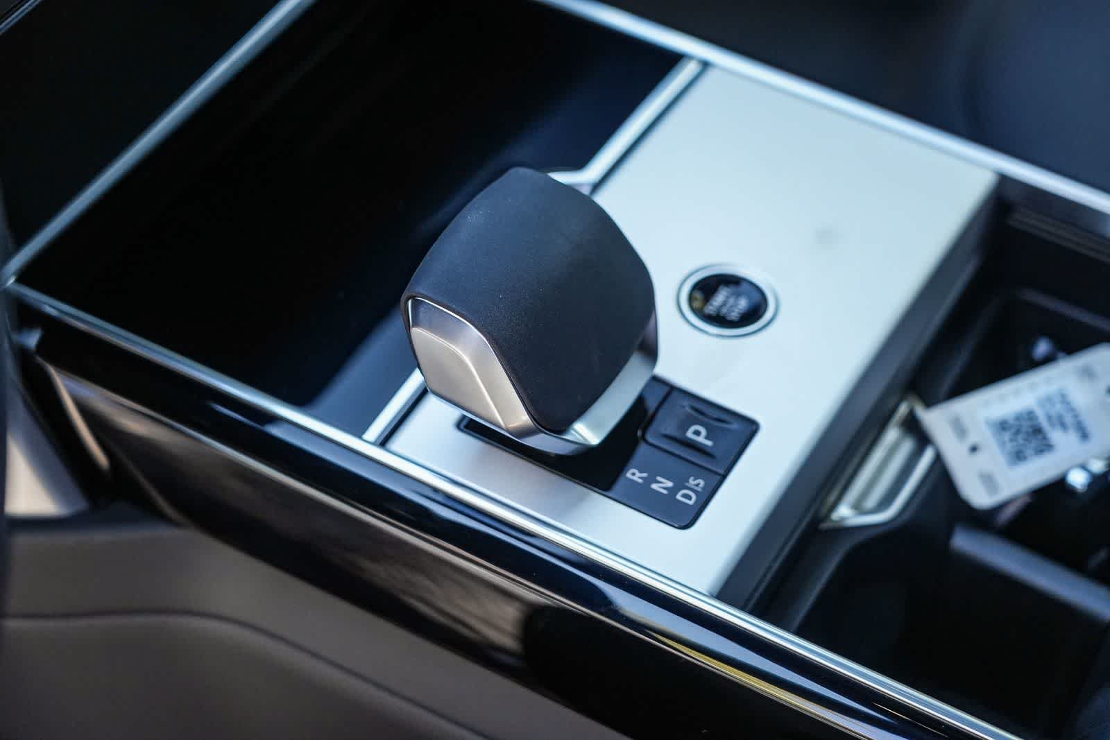 New 2026 Santorini Black Land Rover SE image 19