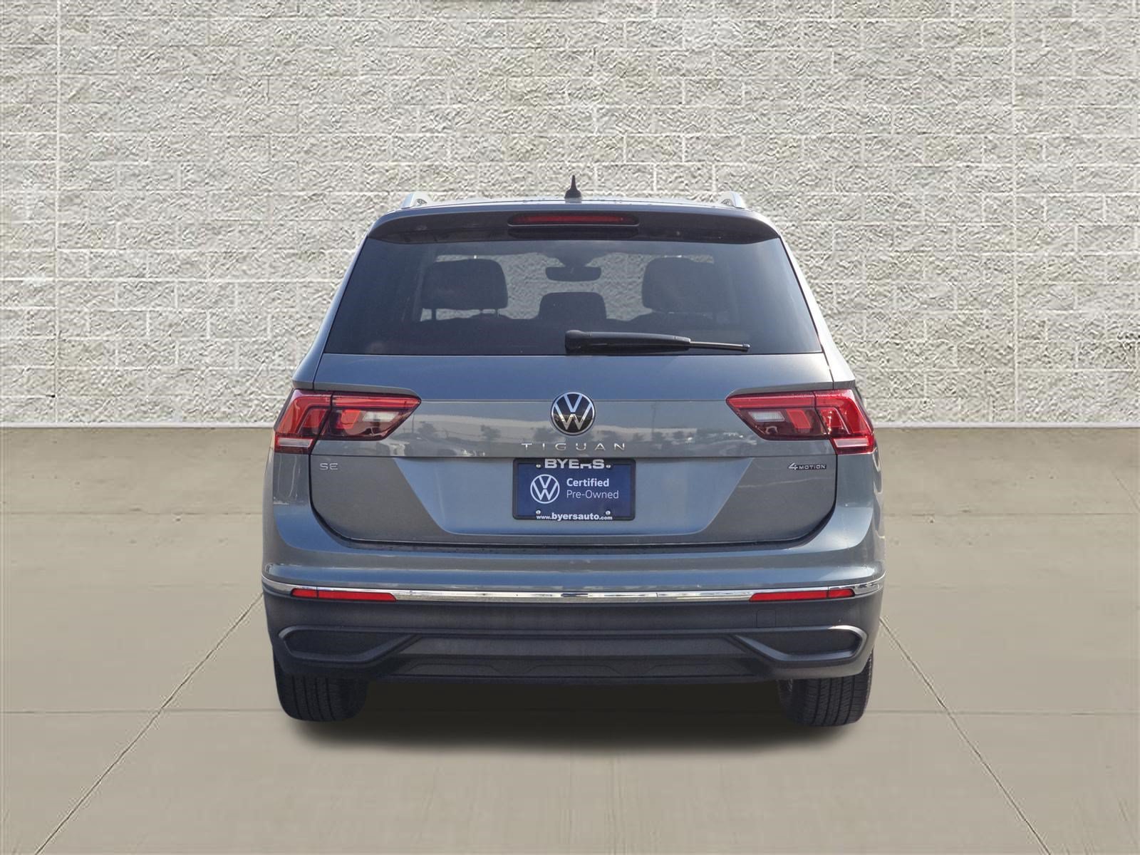 Certified Used 2023 Platinum Gray Metallic Volkswagen SE image 6