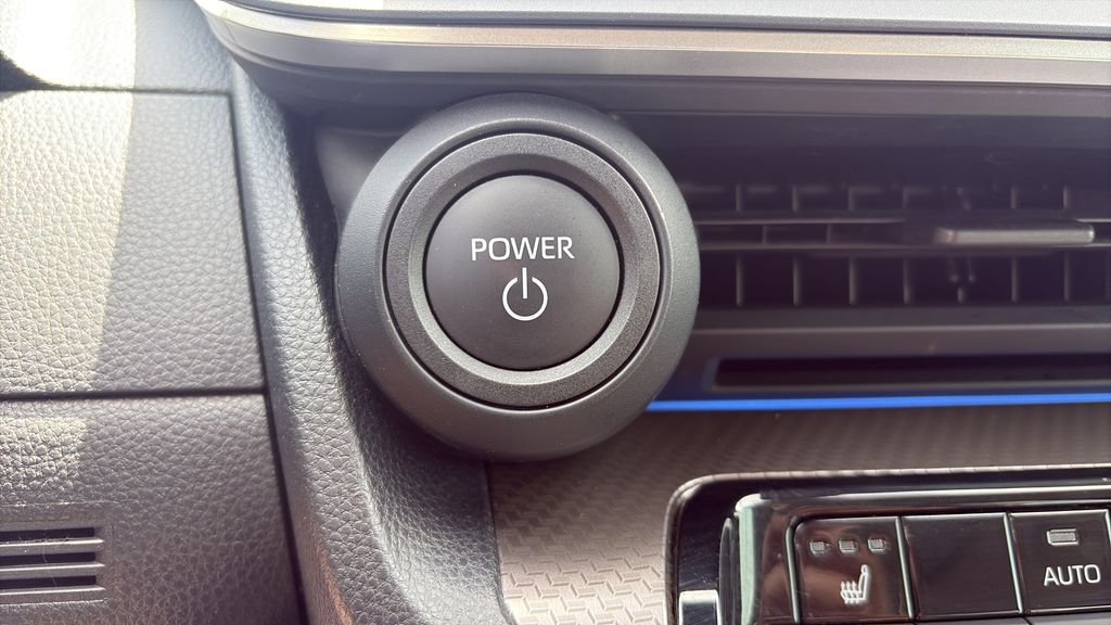 Used 2024  Toyota XLE image 25