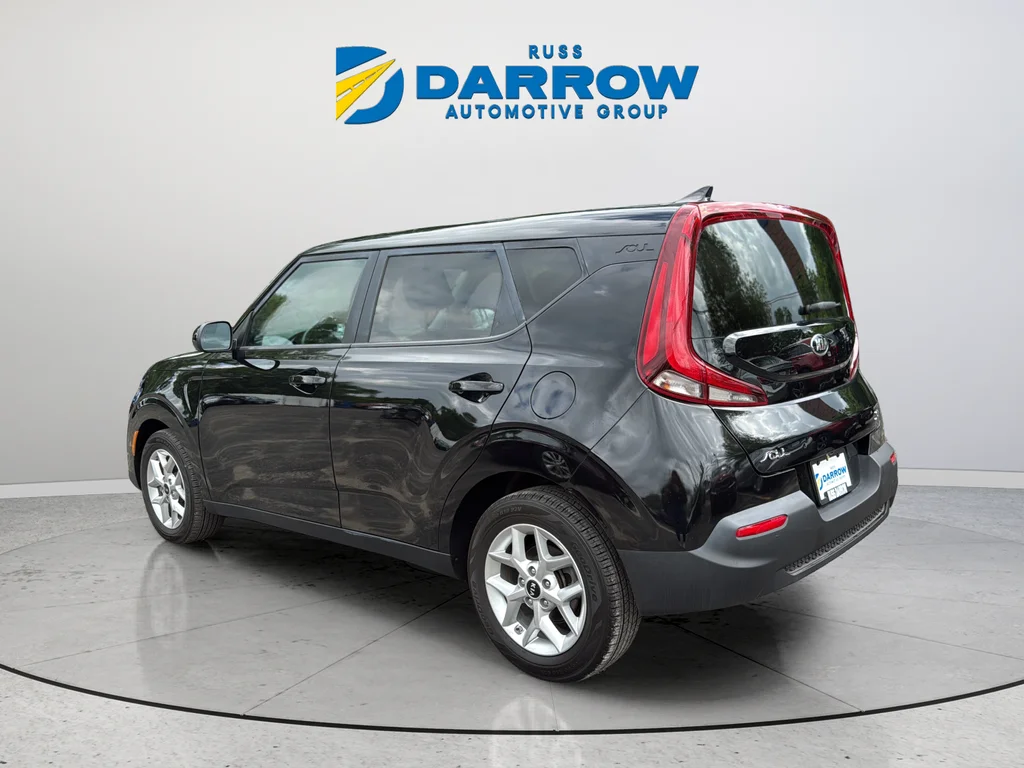 Used 2021 Black Kia S image 3