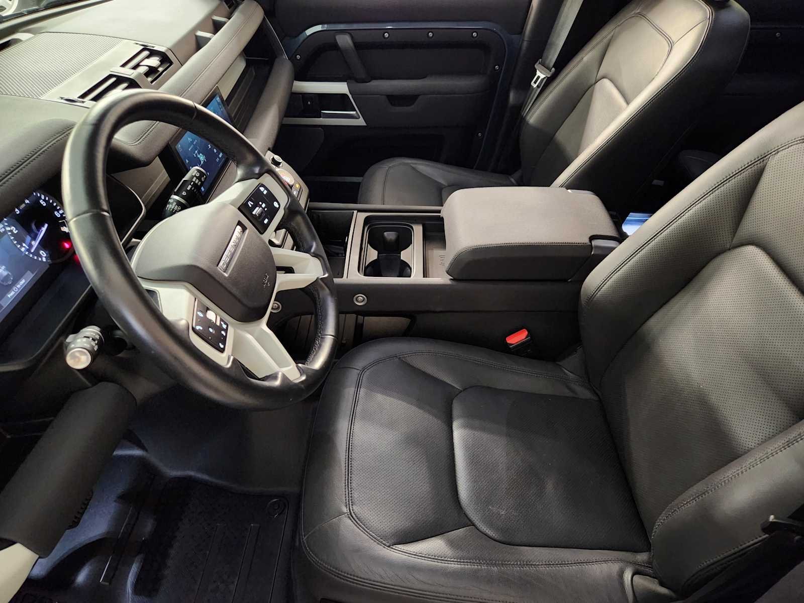 Used 2023 Tasman Blue Metallic Land Rover S image 13