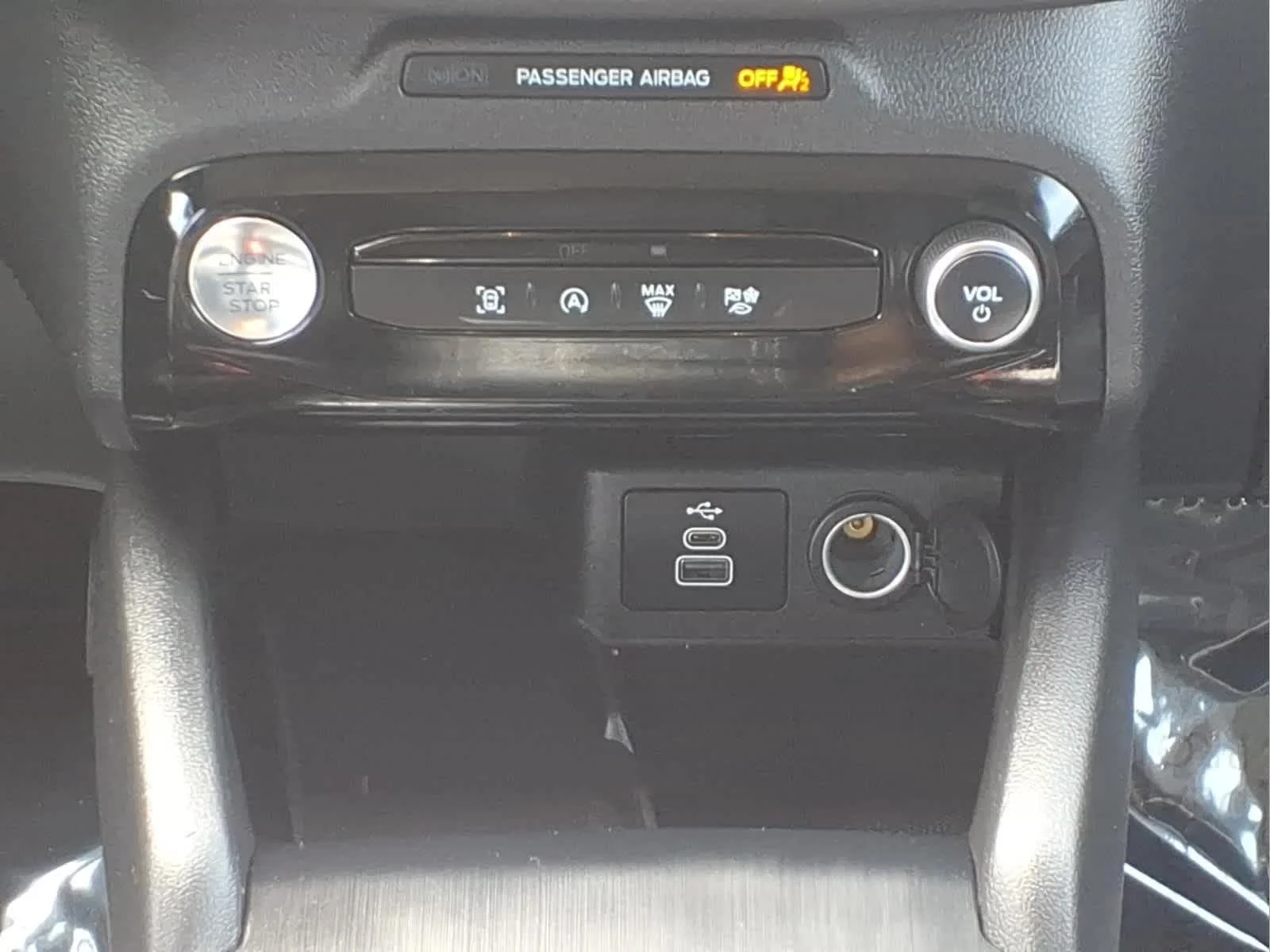 Used 2025 Carbonized Gray Ford Platinum image 26