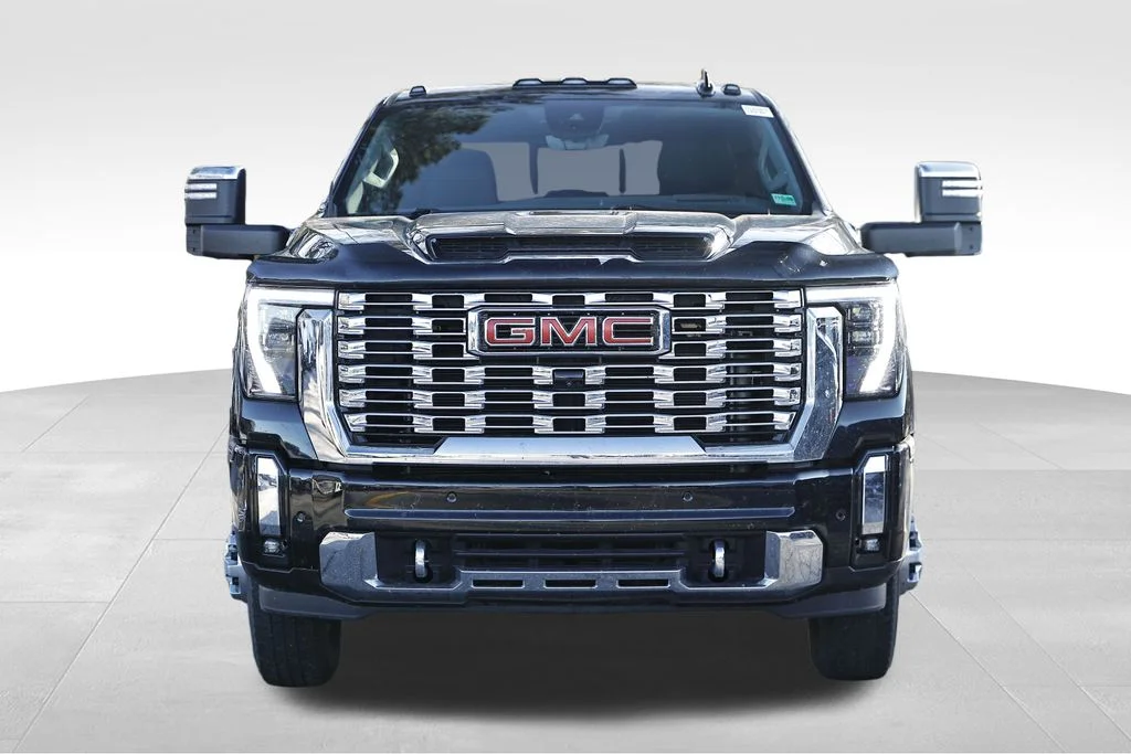 Used 2025 Black GMC Denali image 2