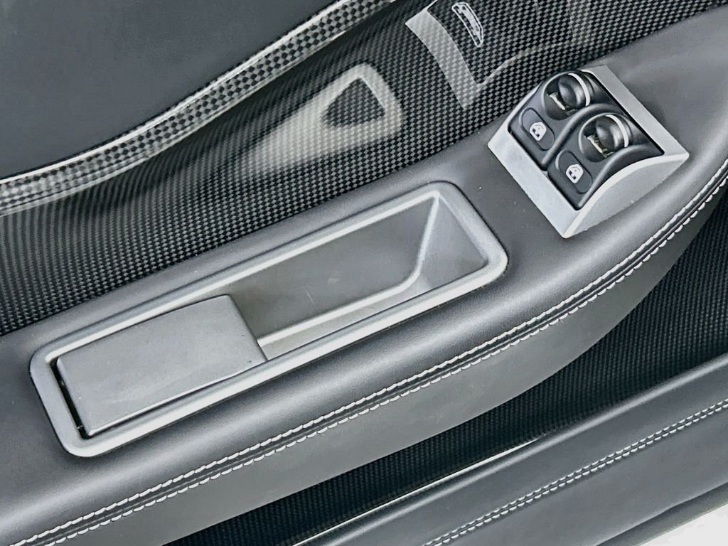 Used 2009  Ferrari  image 18