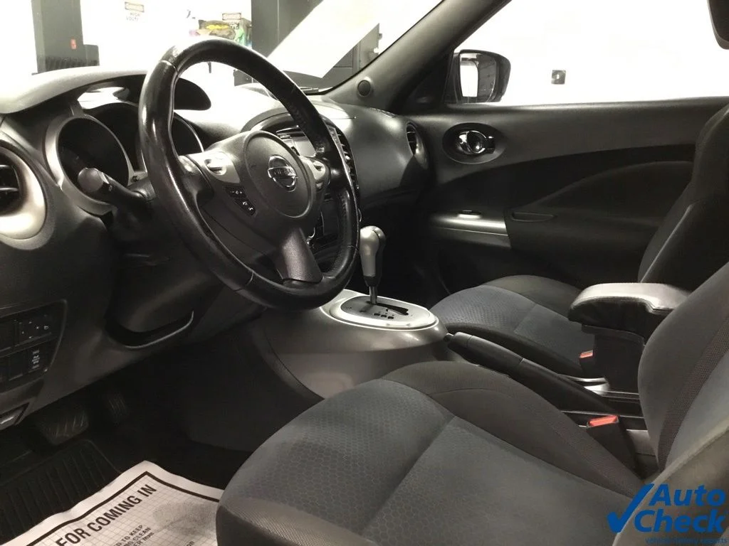 Used 2017 Silver Nissan SV image 22