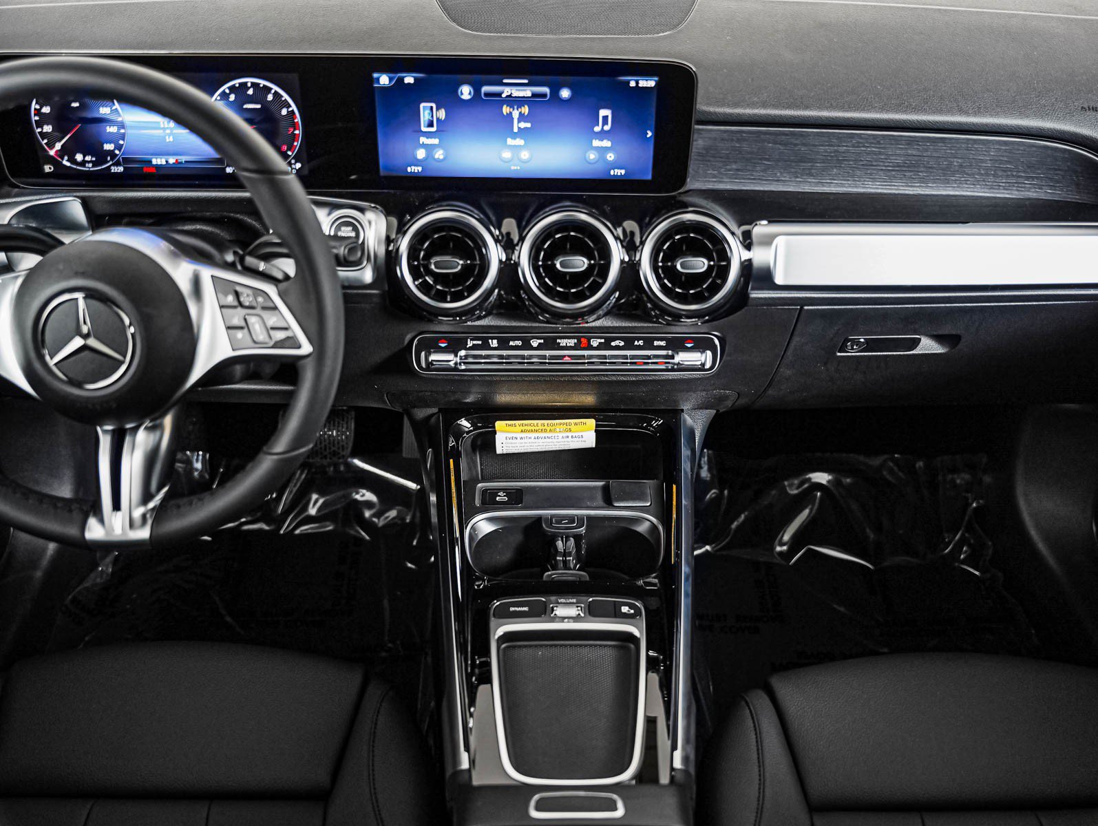 New 2026 Polar White Mercedes-Benz GLB 250 image 12