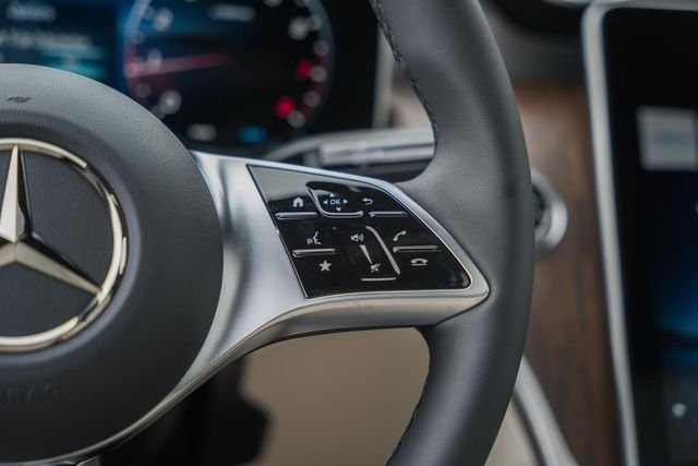 New 2026 Polar White Mercedes-Benz GLC 300 image 28