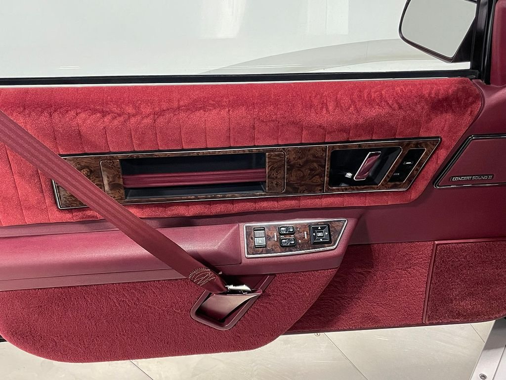 Used 1991  Buick Custom image 52