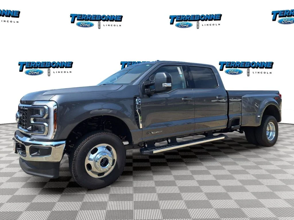 2026 Ford Super Duty F-350 XLT