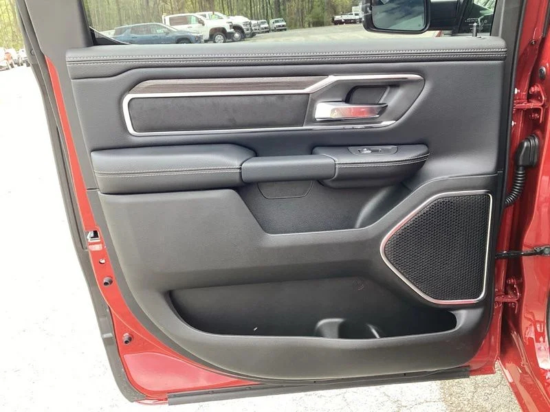 New 2026 Molten Red Pearl-Coat Exterior Paint RAM Laramie image 17