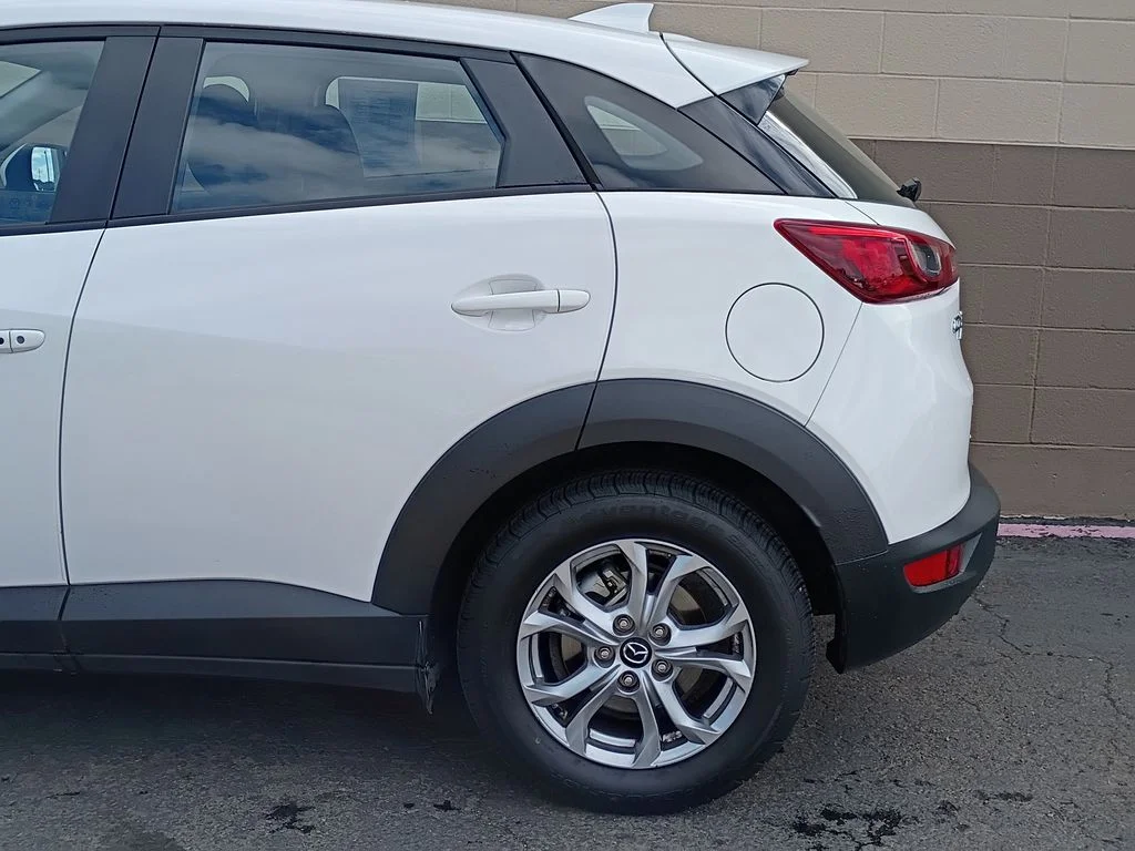 Used 2016 Crystal White Pearl Mica Mazda Touring image 8